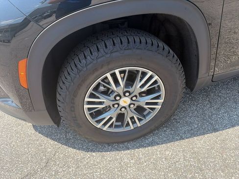 Used 2025 Chevrolet Traverse LT w/ Driver Confidence Package AWD/4WD image 35