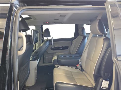 Used 2021 Kia Sedona SX FWD image 27