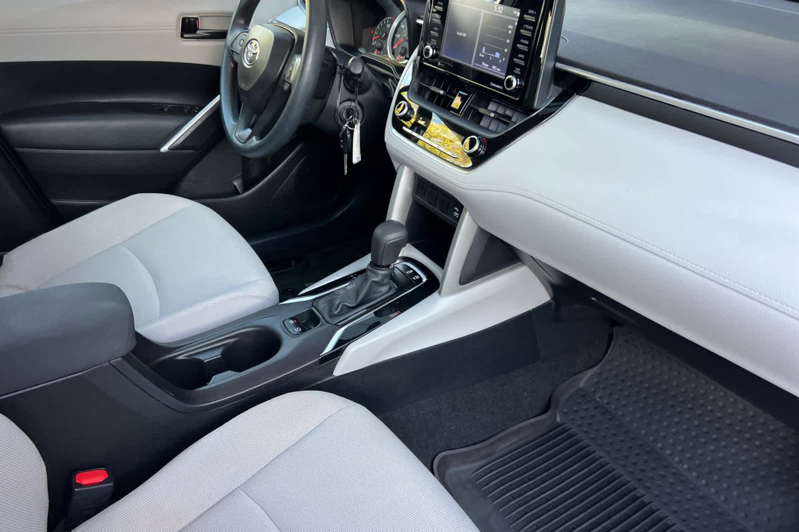 Certified 2022 Toyota Corolla Cross L FWD image 17