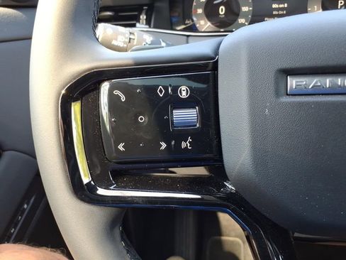 Used 2026 Land Rover Range Rover Evoque S AWD/4WD image 18