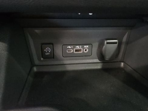 Used 2025 Nissan Sentra SV FWD image 25