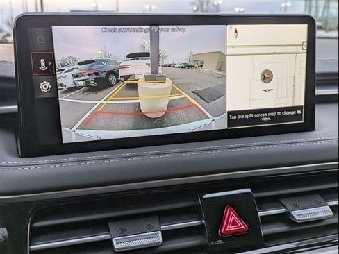 Used 2025 Genesis G70 2.5T RWD image 9