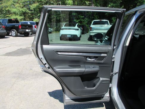 Used 2023 Honda CR-V LX image 12