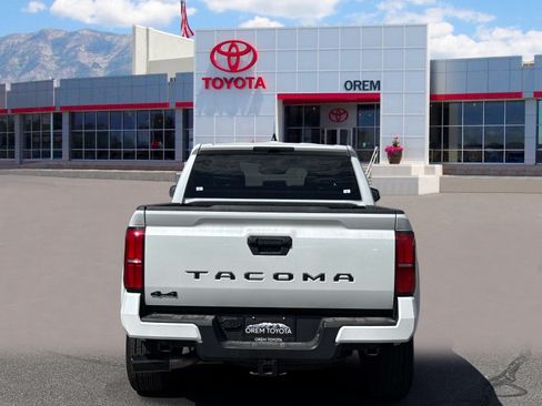 Used 2026 Toyota Tacoma TRD Sport AWD/4WD image 4
