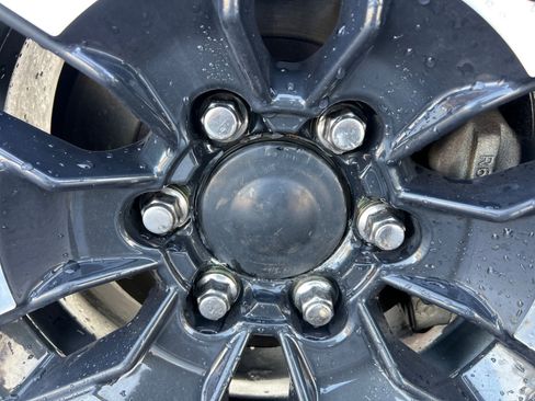 Used 2019 Toyota Tacoma TRD Off-Road AWD/4WD image 33