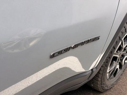 Used 2026 Jeep Compass Trailhawk AWD/4WD image 13