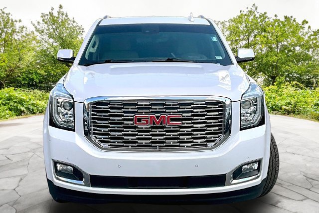 Used 2019 GMC Yukon XL Denali w/ Denali Ultimate Package RWD image 3