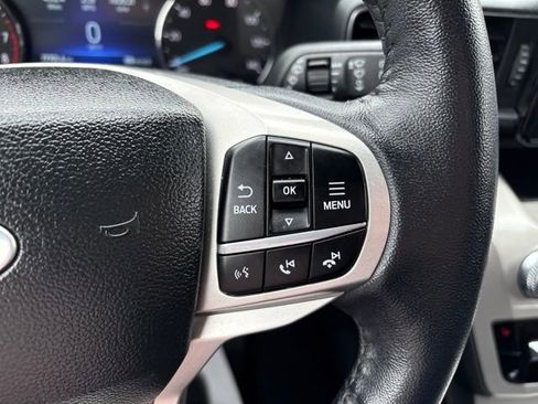 Used 2023 Ford Explorer XLT image 13