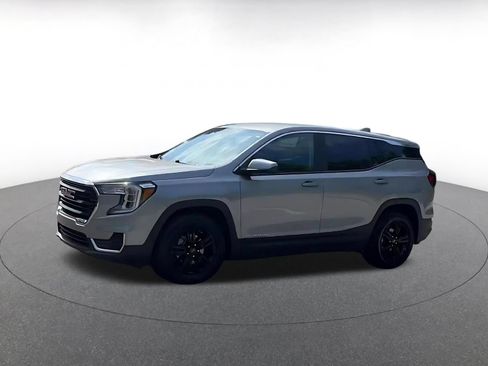 Used 2024 GMC Terrain SLE FWD image 8