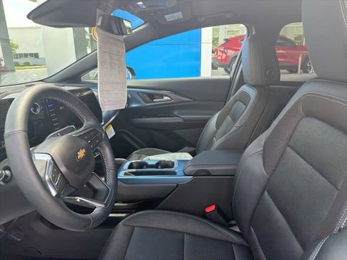 Used 2024 Chevrolet Equinox EV LT FWD image 14