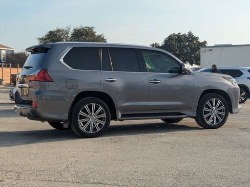 Used 2016 Lexus LX 570 4WD image 4