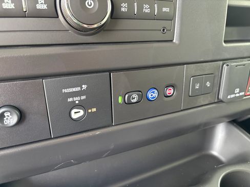 New 2026 GMC Savana 3500 LT w/ LT Preferred Equipment Group RWD image 20