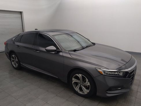 Used 2018 Honda Accord EX image 11