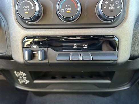 Used 2024 RAM 2500 Big Horn w/ Bed Utility Group image 17