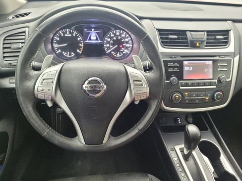 Used 2017 Nissan Altima 2.5 SR w/ Interior Lighting Package FWD image 22
