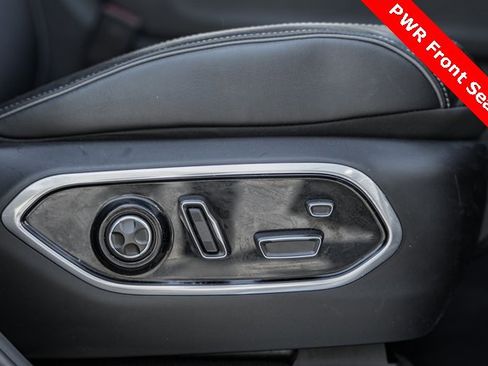 Used 2022 Jeep Grand Cherokee Overland w/ Luxury Tech Group IV image 23