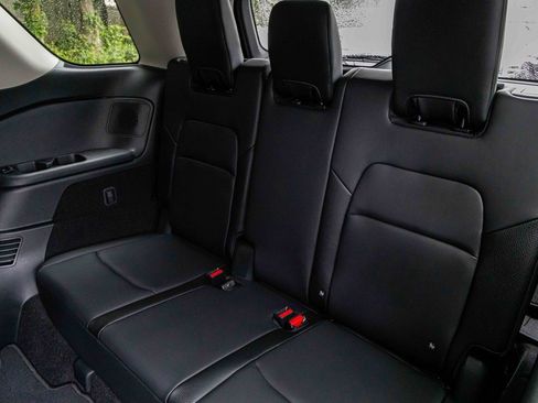 Certified 2025 Nissan Pathfinder SL w/ SL Premium Package image 23