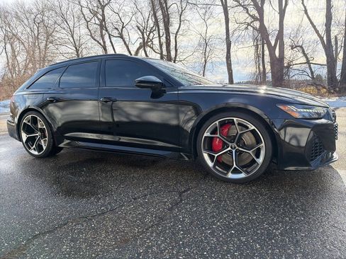 Used 2024 Audi RS 6 performance image 2