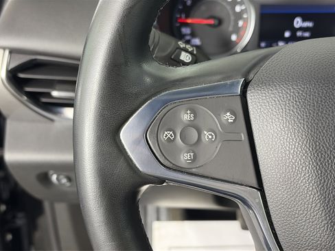 Used 2023 Chevrolet Traverse LT image 32