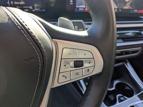 Used 2025 BMW X7 xDrive40i image 18