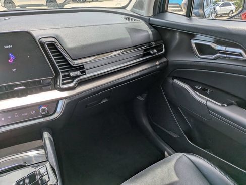 Certified 2024 Kia Sportage EX AWD/4WD image 17