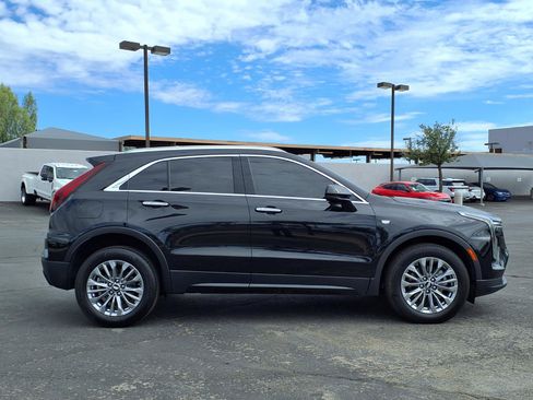Used 2024 Cadillac XT4 Premium Luxury FWD image 7