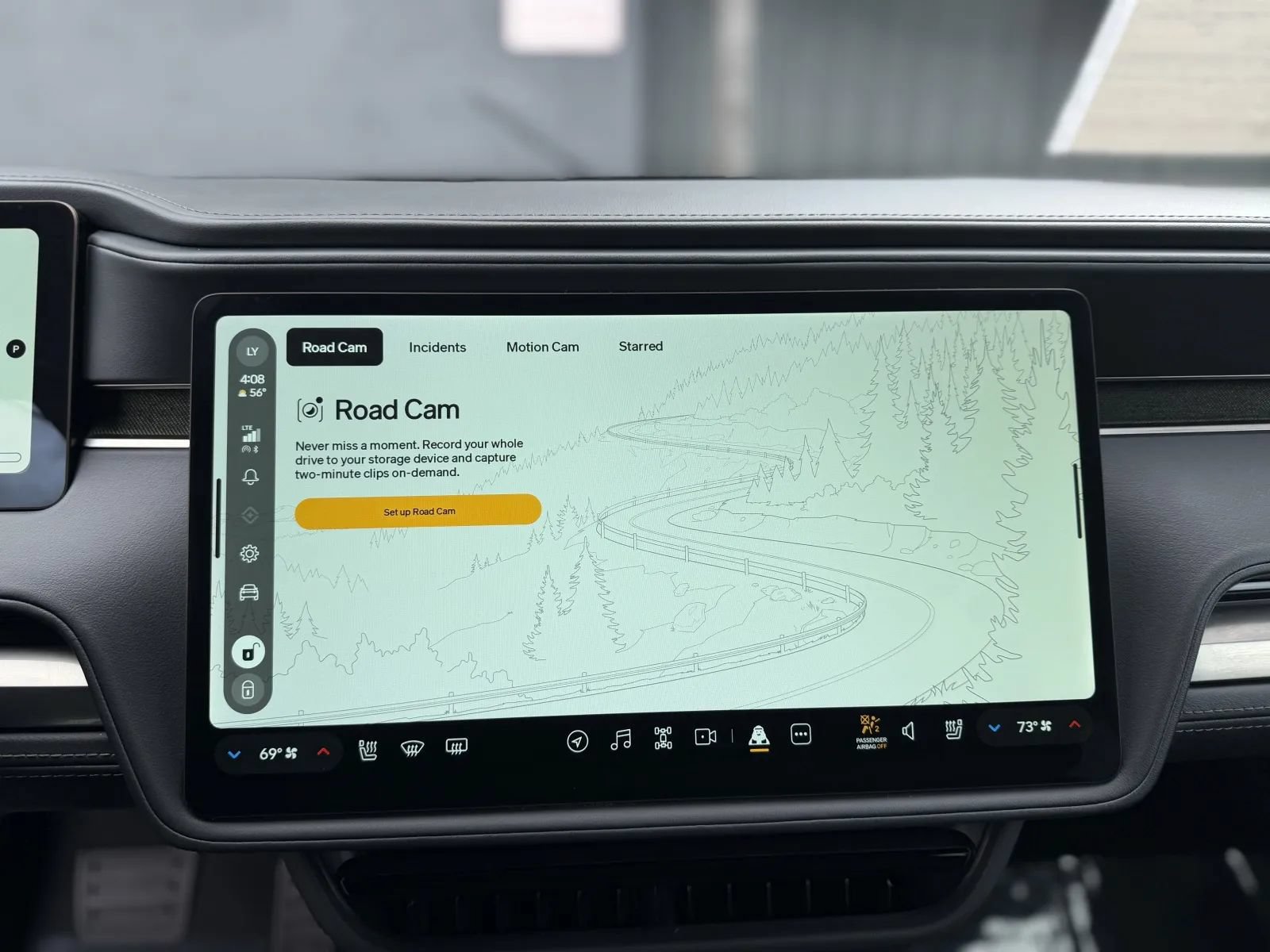 Used 2025 Rivian R1S Adventure Dual AWD/4WD image 32