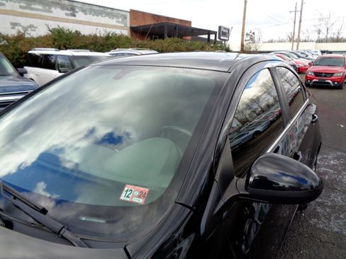 Used 2017 Chevrolet Sonic Premier image 9