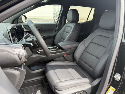 New 2026 Chevrolet Equinox LT w/ Convenience Package II AWD/4WD image 16