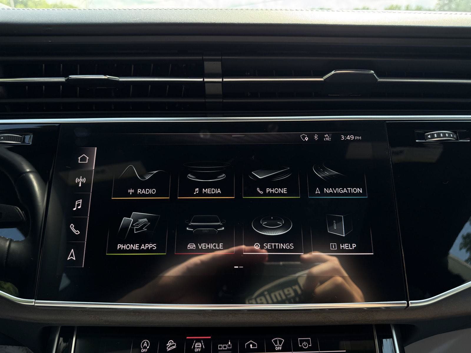 Used 2019 Audi Q8 Prestige w/ Towing Package AWD/4WD image 24