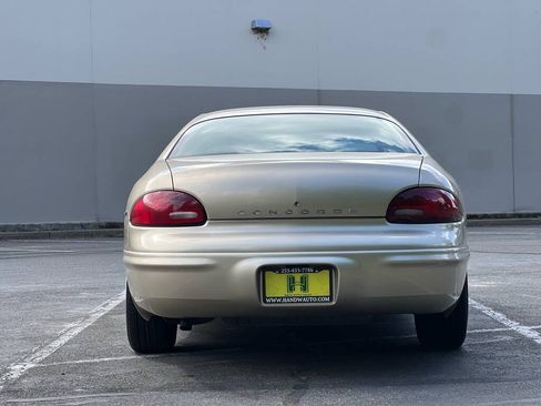 Used 2000 Chrysler Concorde LX FWD image 4