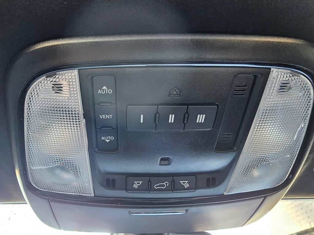 Used 2022 Dodge Durango R/T AWD/4WD image 31
