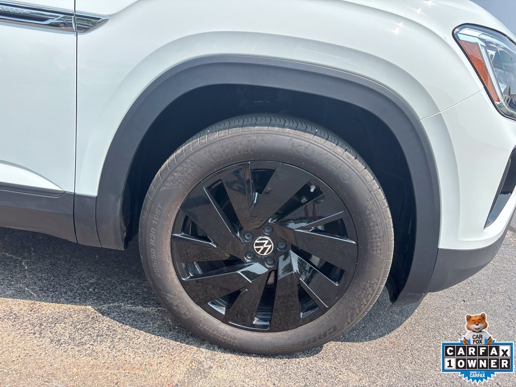 Used 2025 Volkswagen Atlas Cross Sport SE AWD/4WD image 12