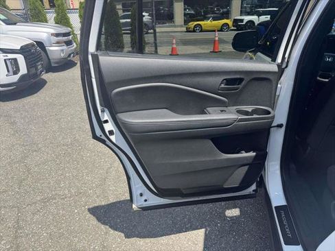 Used 2023 Honda Passport EX-L image 10