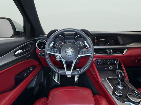 Used 2019 Alfa Romeo Stelvio Ti Sport w/ Quick Order Package 22S Sport AWD/4WD image 17