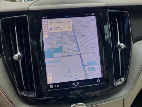 Certified 2023 Volvo XC60 B5 Plus w/ Protection Package Premier image 5