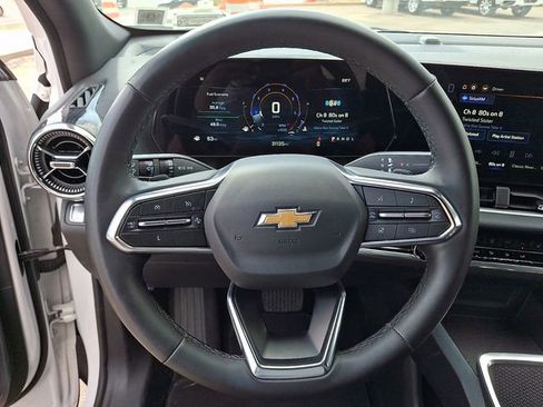 Used 2025 Chevrolet Equinox LT FWD image 10