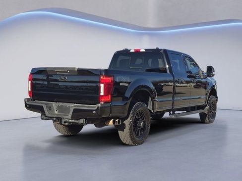 Used 2022 Ford F350 Lariat w/ Black Appearance Package image 5