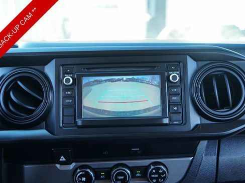 Used 2017 Toyota Tacoma SR image 19