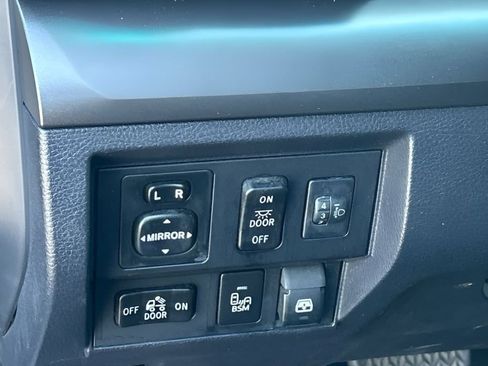 Used 2017 Toyota Tundra SR5 w/ TRD Off Road Package AWD/4WD image 21