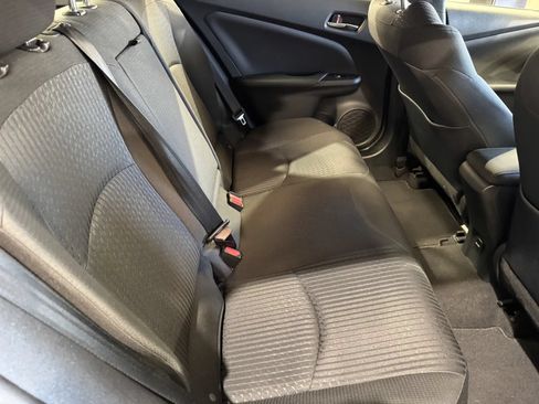Used 2017 Toyota Prius Two w/ Preferred Accessory Package FWD image 6