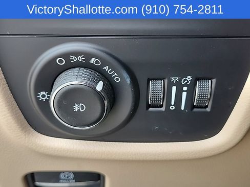 Used 2024 Jeep Grand Cherokee Limited w/ Luxury Tech Group II AWD/4WD image 19