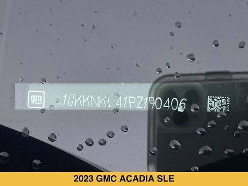 Certified 2023 GMC Acadia SLE w/ Driver Convenience Package FWD image 15