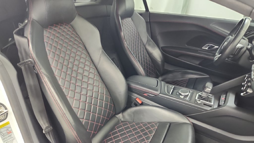 Used 2017 Audi R8 V10 w/ Carbon Exterior Package AWD/4WD image 85