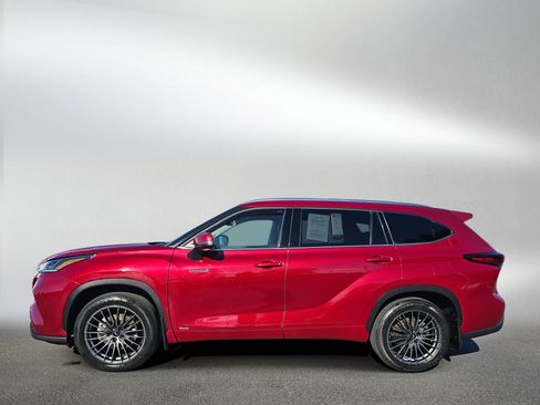 Used 2021 Toyota Highlander Limited image 2