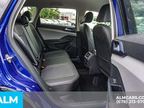 Used 2024 Volkswagen Taos SE image 21