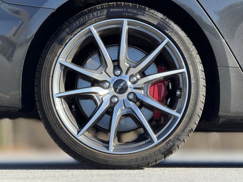 Used 2025 Genesis G70 2.5T image 19