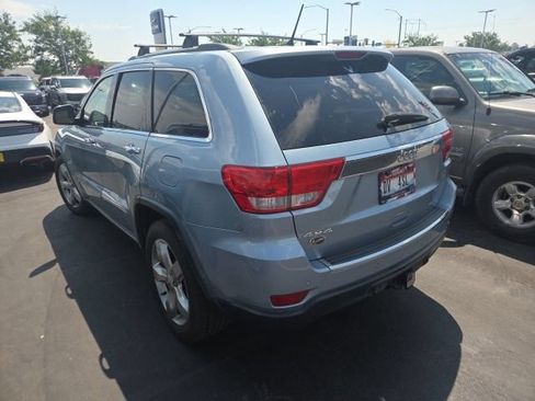 Used 2013 Jeep Grand Cherokee Overland w/ Advance Technology Group AWD/4WD image 4