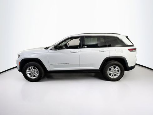 Used 2023 Jeep Grand Cherokee Laredo w/ Luxury Tech Group I image 8