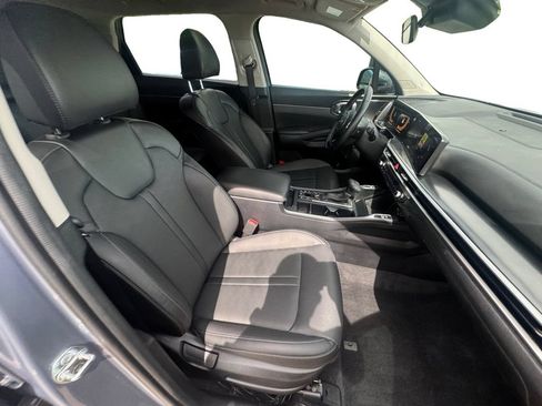 Used 2025 Kia Sorento S AWD/4WD image 15